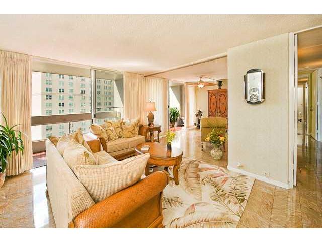 1212 Punahou Street  Unit 1008