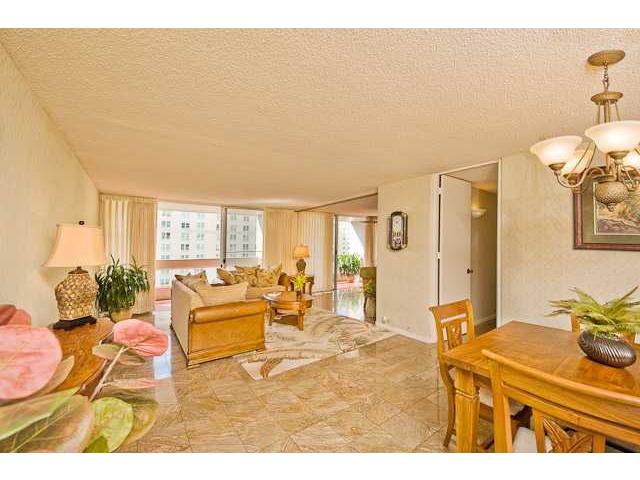 1212 Punahou Street  Unit 1008