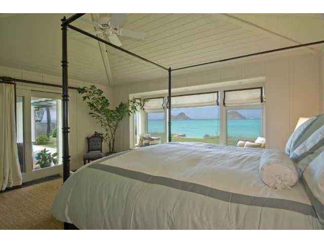 1586 Mokulua Drive  Unit 1