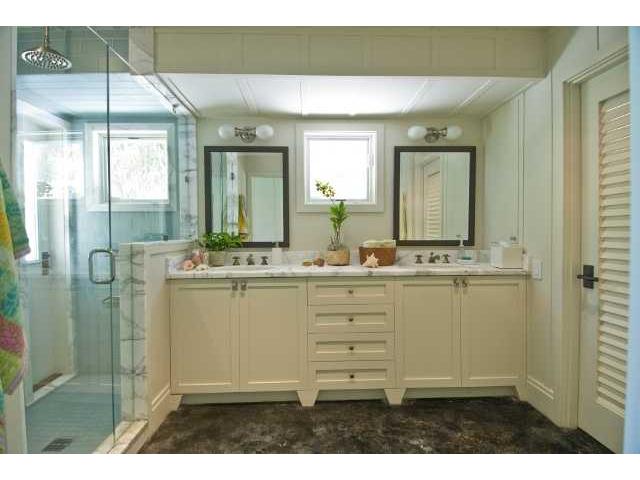 1586 Mokulua Drive  Unit 1