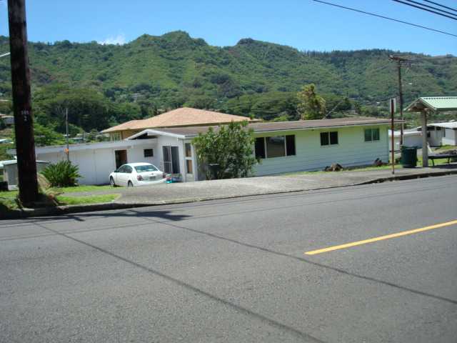 3489 Manoa Road