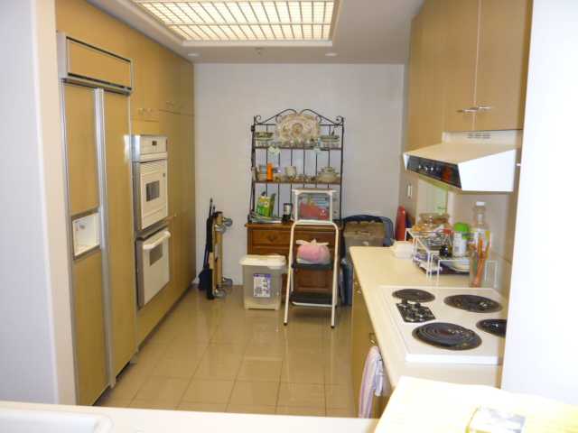 1 Keahole Place  Unit 2505
