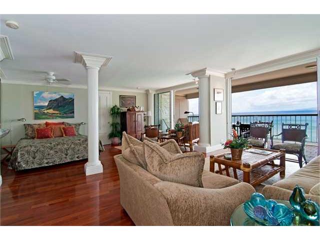 2877 Kalakaua Avenue  Unit 1107