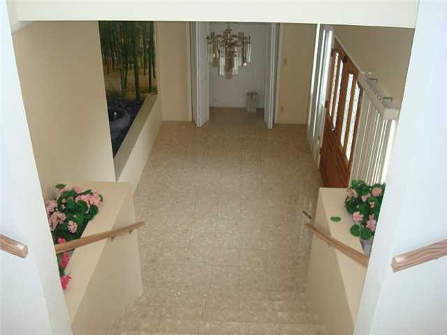 1256 Aupupu Place