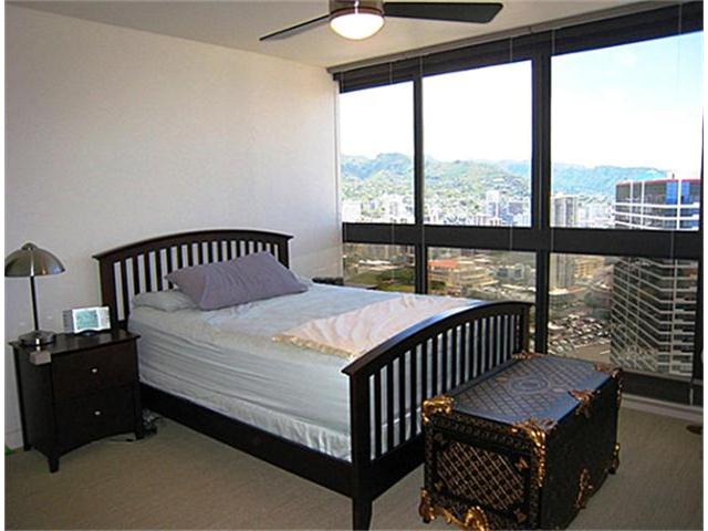 600 Queen Street  Unit 3809