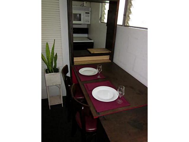 236 Liliuokalani Avenue  Unit 102