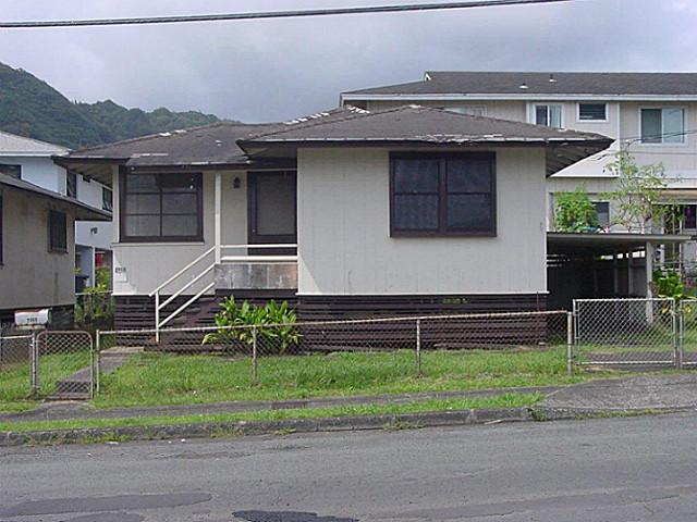 2704 Kalihi Street