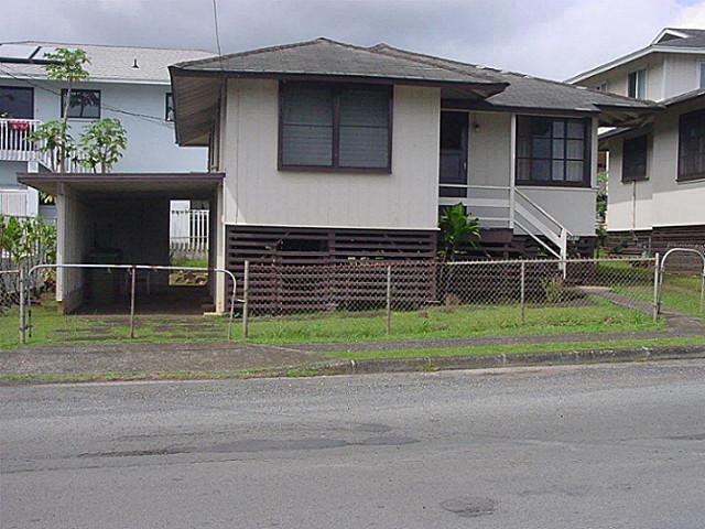 2704 Kalihi Street