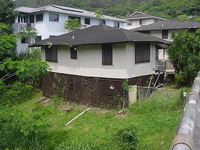 2704 Kalihi Street 2704 Kalihi Street