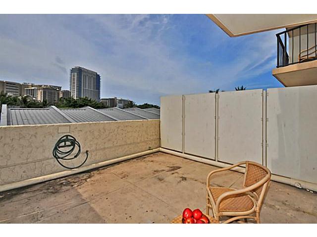 2045 Kalakaua Avenue  Unit 114