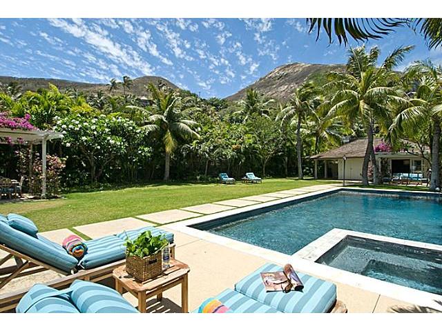1586 Mokulua Drive  Unit 1