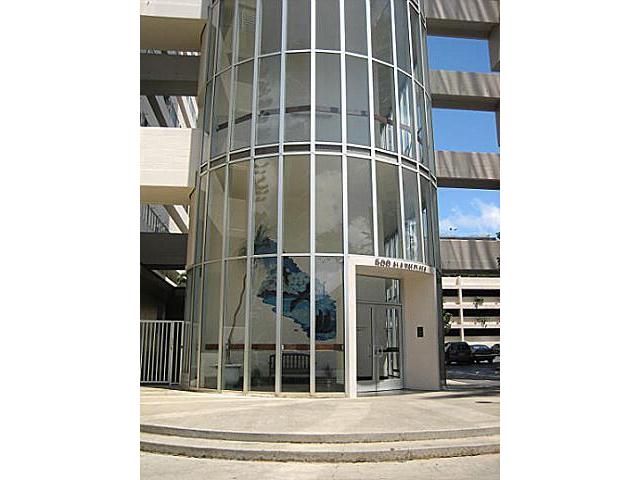500 University Avenue  Unit 904