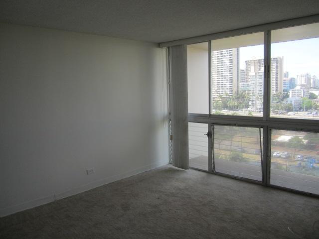 500 University Avenue  Unit 904