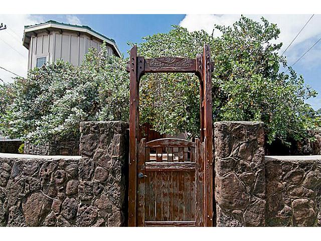 55-689 Wahinepee Street