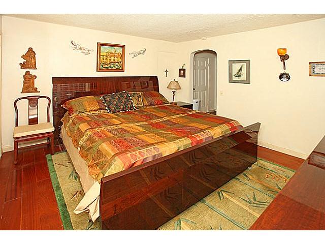 303 Liliuokalani Avenue  Unit 1104