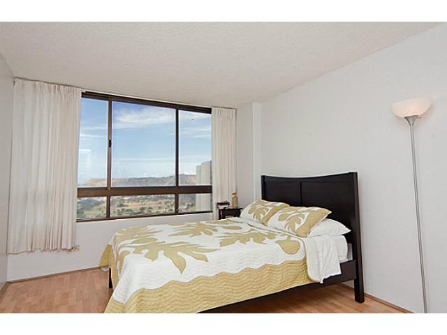 2499 Kapiolani Boulevard  Unit 3705