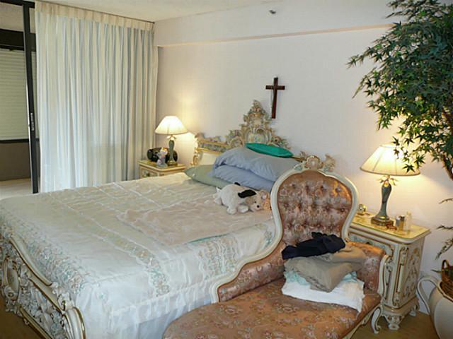 581 Kamoku Street  Unit EWA3704