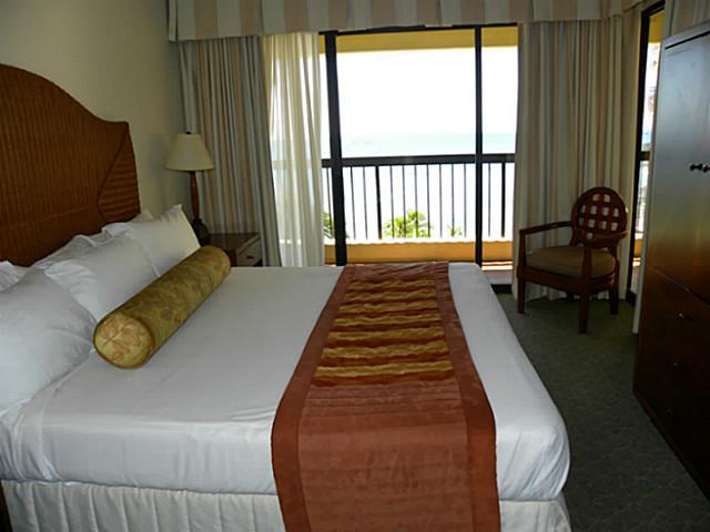 2470 Kalakaua Avenue  Unit 903