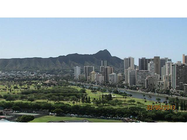 555 University Avenue  Unit 2606