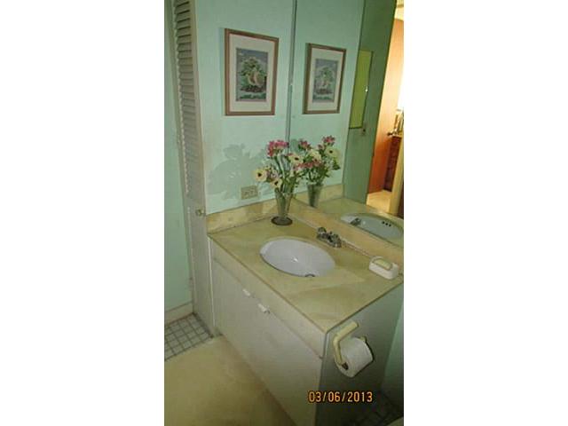 555 University Avenue  Unit 2606