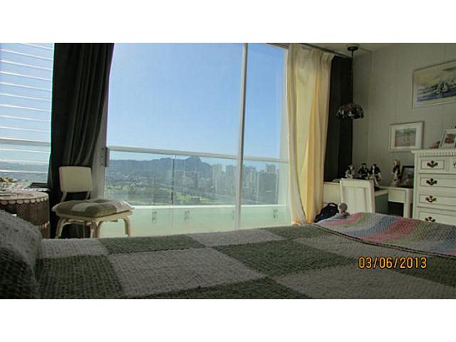 555 University Avenue  Unit 2606