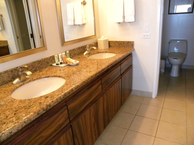 2470 kalakaua Avenue  Unit 903