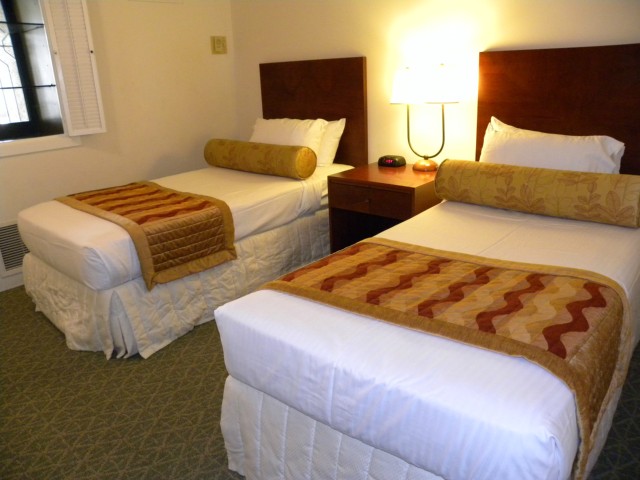 2470 kalakaua Avenue  Unit 903