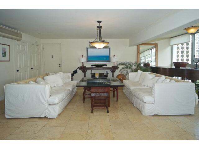 155 Paoakalani Avenue  Unit PH2
