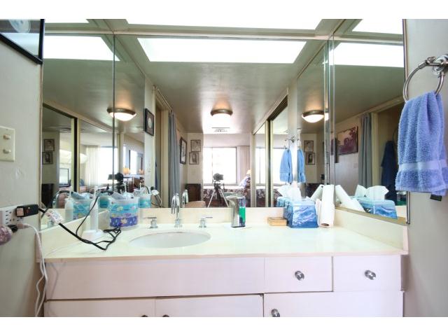 1860 Ala Moana Boulevard  Unit PH2201