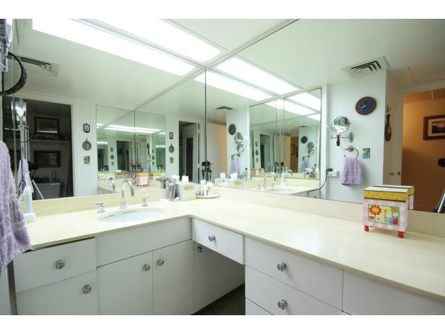 1860 Ala Moana Boulevard  Unit PH2201