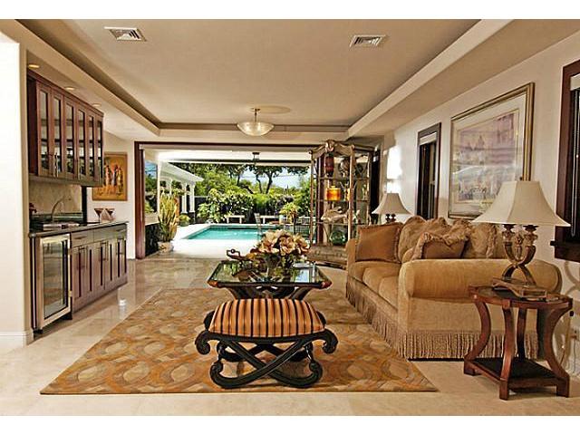 7096 Kalanianaole Highway