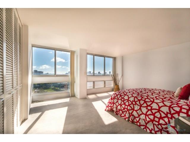 1212 Punahou Street  Unit 1206