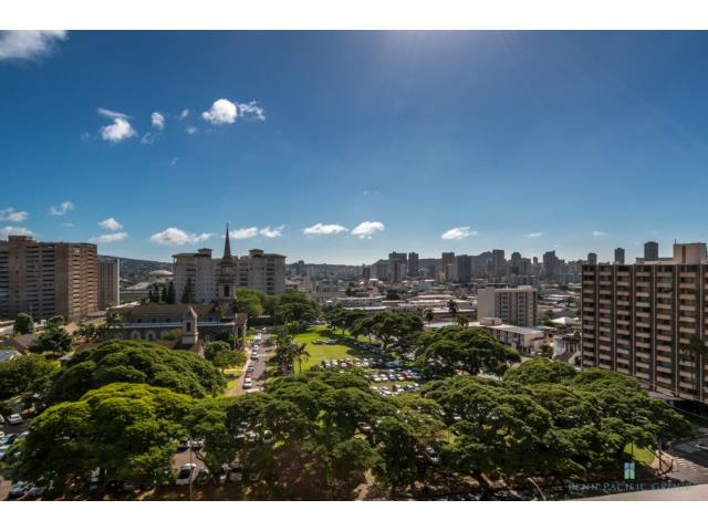1212 Punahou Street  Unit 1206
