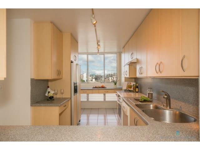 1212 Punahou Street  Unit 1206