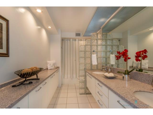 1212 Punahou Street  Unit 1206