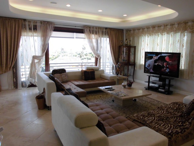 5984 Kalanianaole Highway