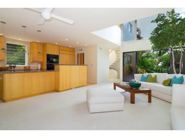 3200 Diamond Head Road  Unit 3