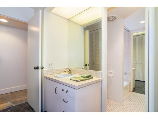 3200 Diamond Head Road