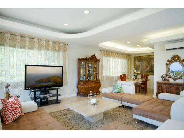 5984 Kalanianaole Highway