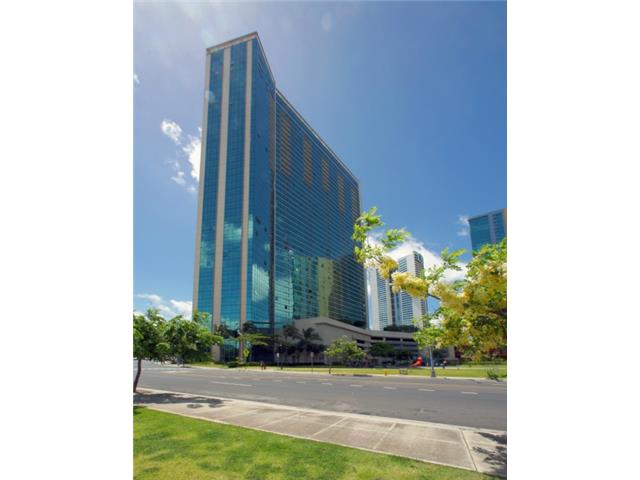 1177 Queen Street  Unit 3705