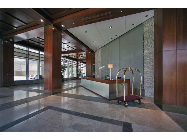 1177 Queen Street  Unit 3705