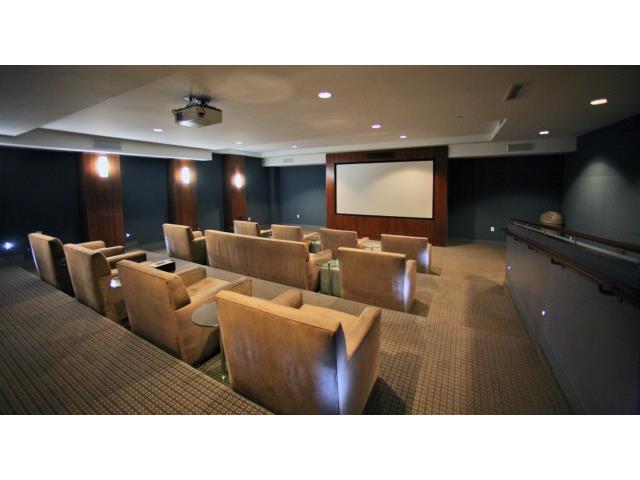 1177 Queen Street  Unit 3705