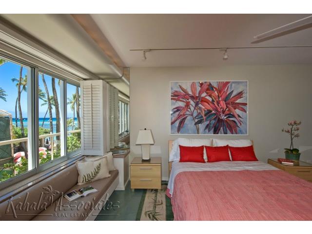 2895 Kalakaua Avenue  Unit 206
