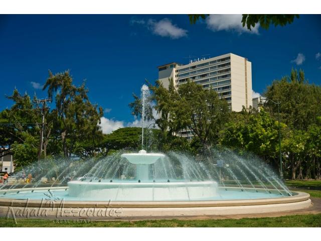 2895 Kalakaua Avenue  Unit 206