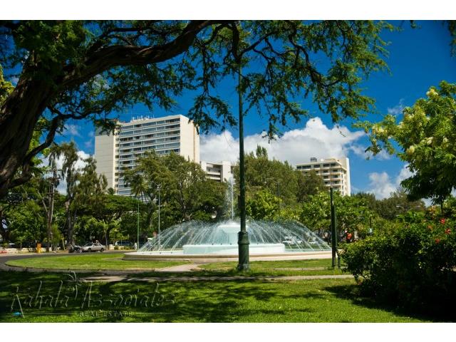2895 Kalakaua Avenue  Unit 206