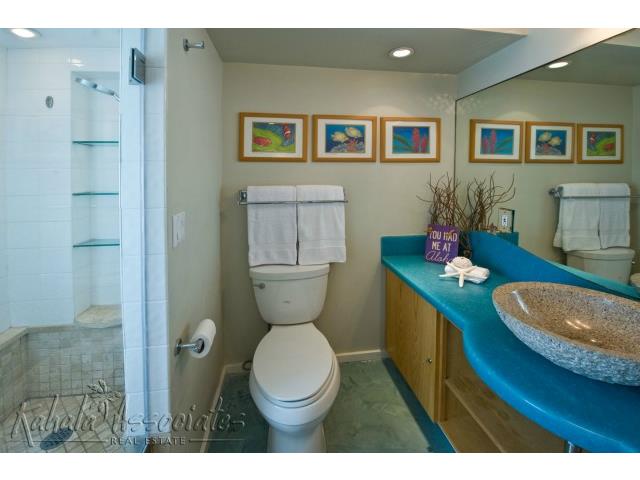 2895 Kalakaua Avenue  Unit 206
