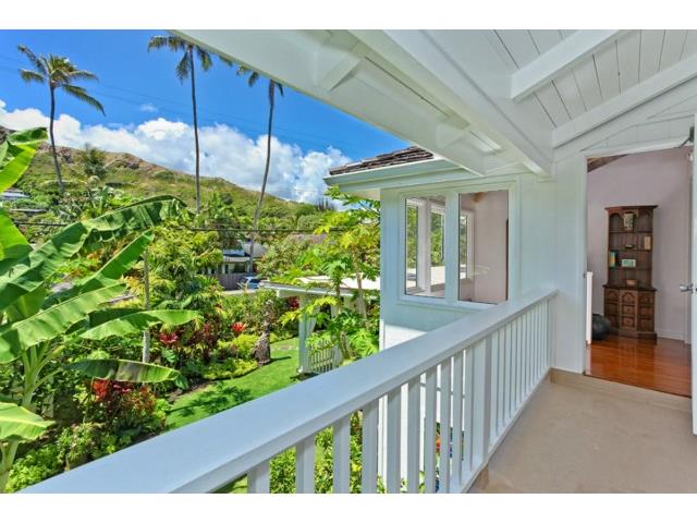 1036 Mokulua Drive
