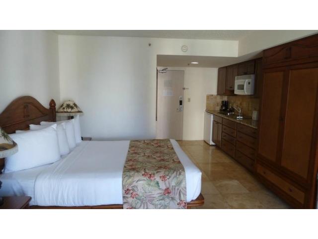 2045 Kalakaua Avenue  Unit 818