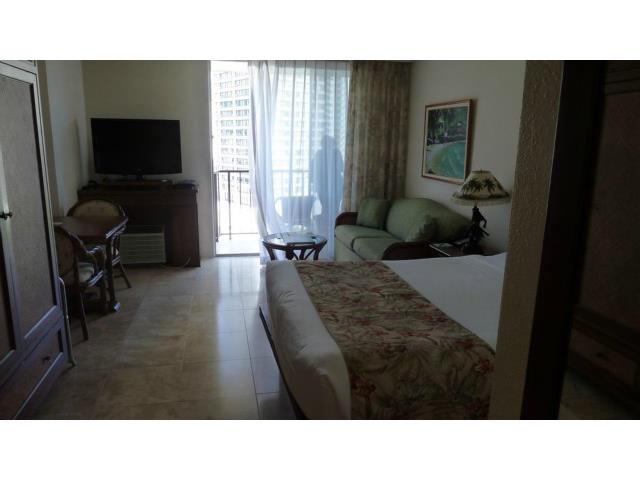 2045 Kalakaua Avenue  Unit 818