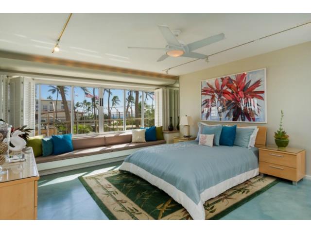 2895 Kalakaua Avenue  Unit 206
